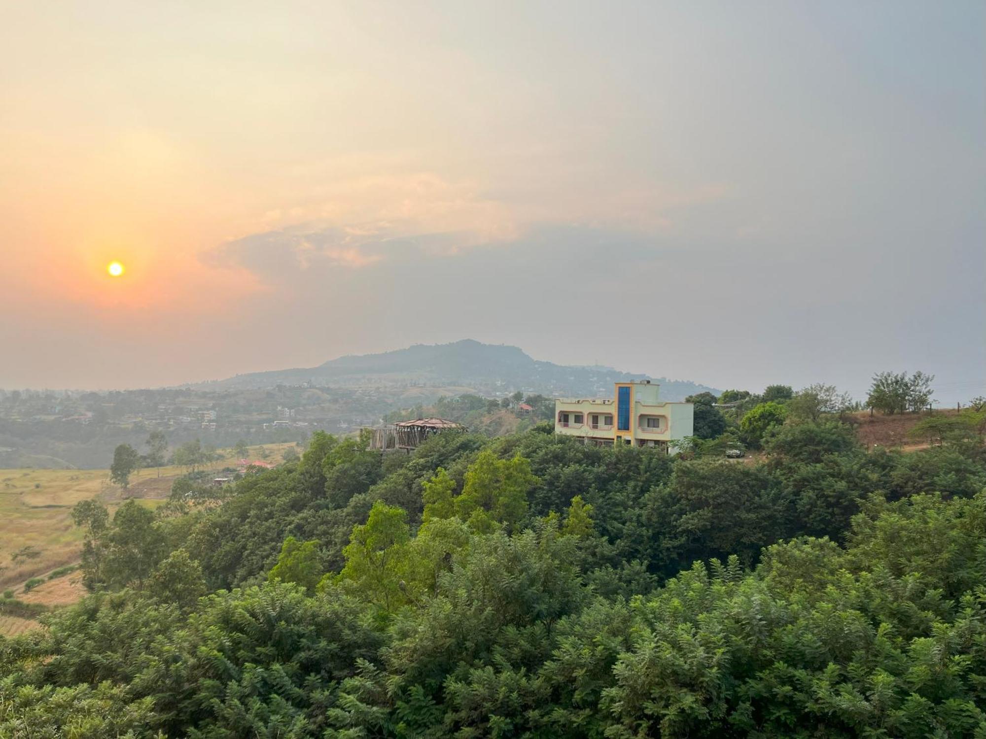 Anand Valley Hotel Panhala Экстерьер фото